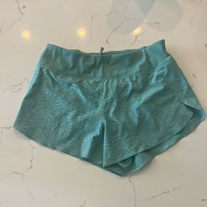 Athleta size medium Run with it short